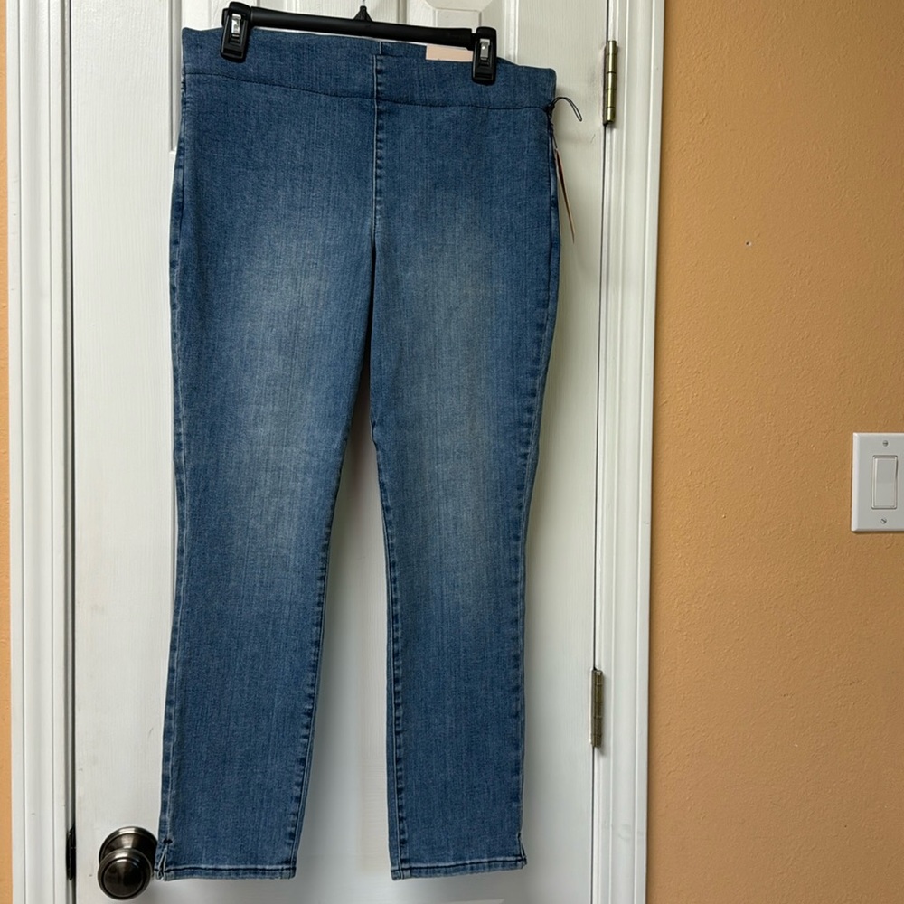 NYDJ pull-on skinny jeans size 10
